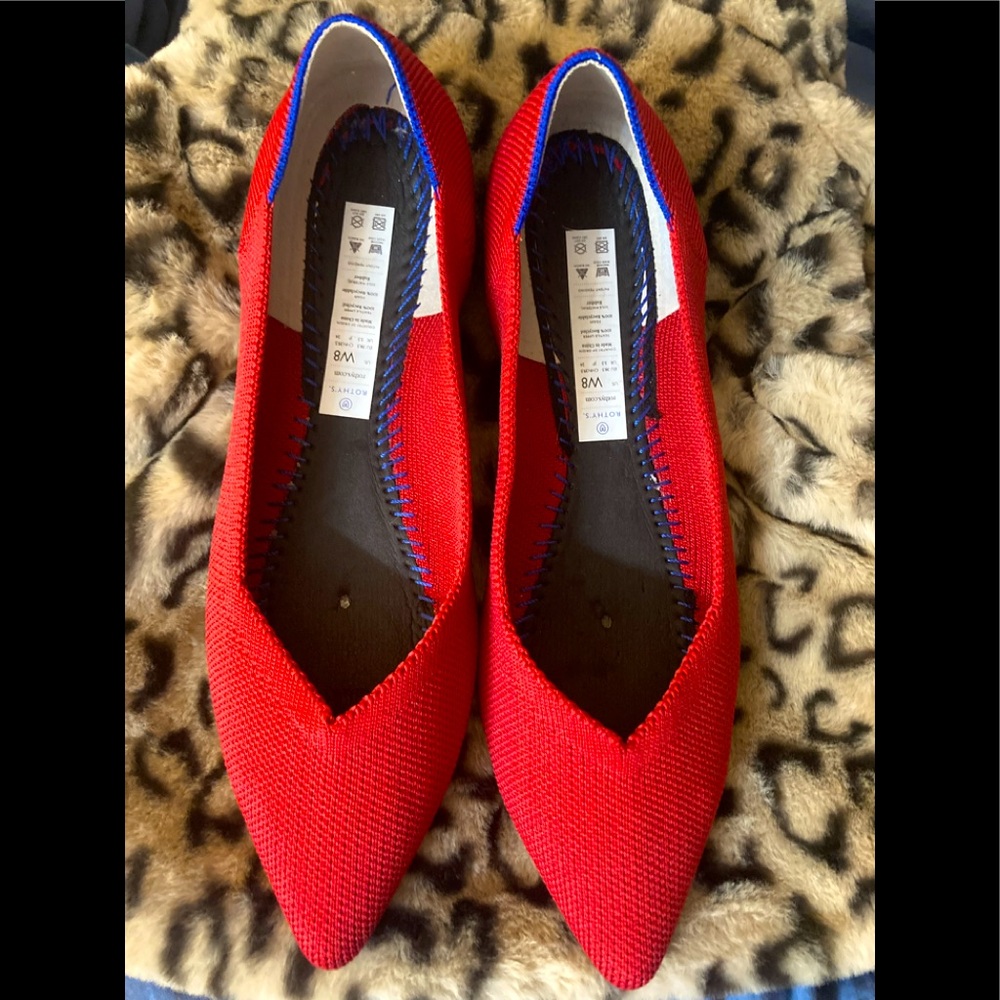 Rothy’s BRAND NEW Chili Red Pointed Toe Flats